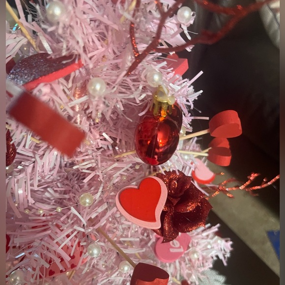 Valentine’s day decor tree homemade - Picture 5 of 6